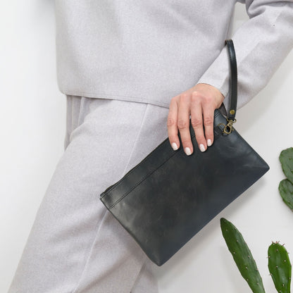 Simple Retro Leather Clutch Zipper Envelope Bag